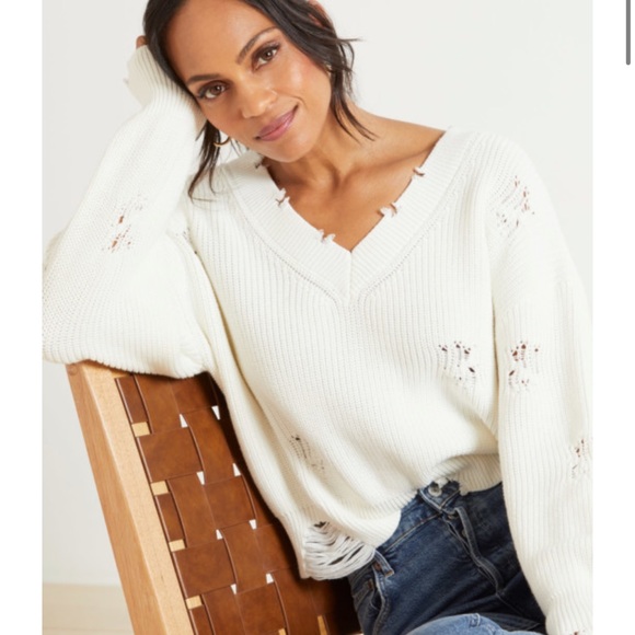 525 Distressed Vneck Pullover 